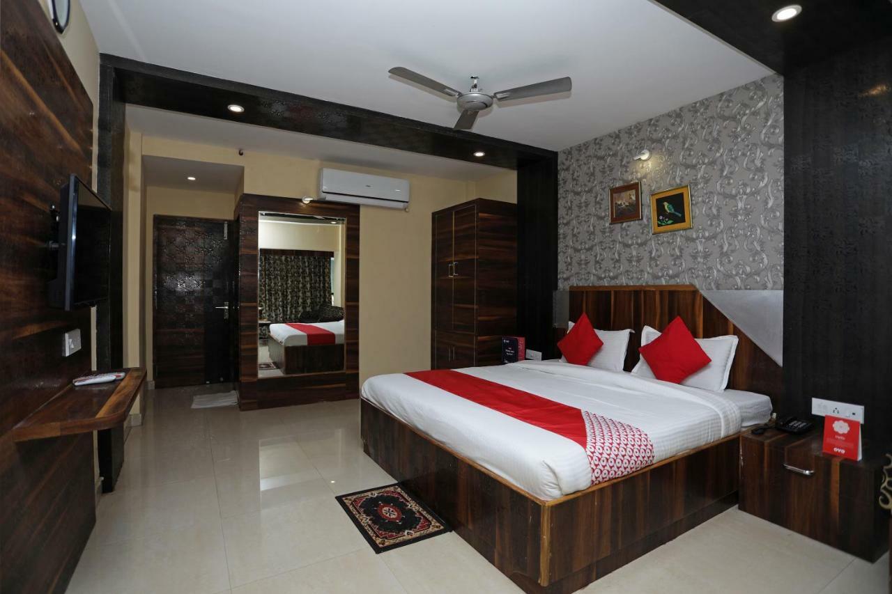 Oyo 4065 Hotel Richi Bhubaneswar Bagian luar foto